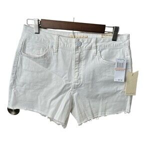 NWT Women’s Unpublished Emma Short White Size 28 #346